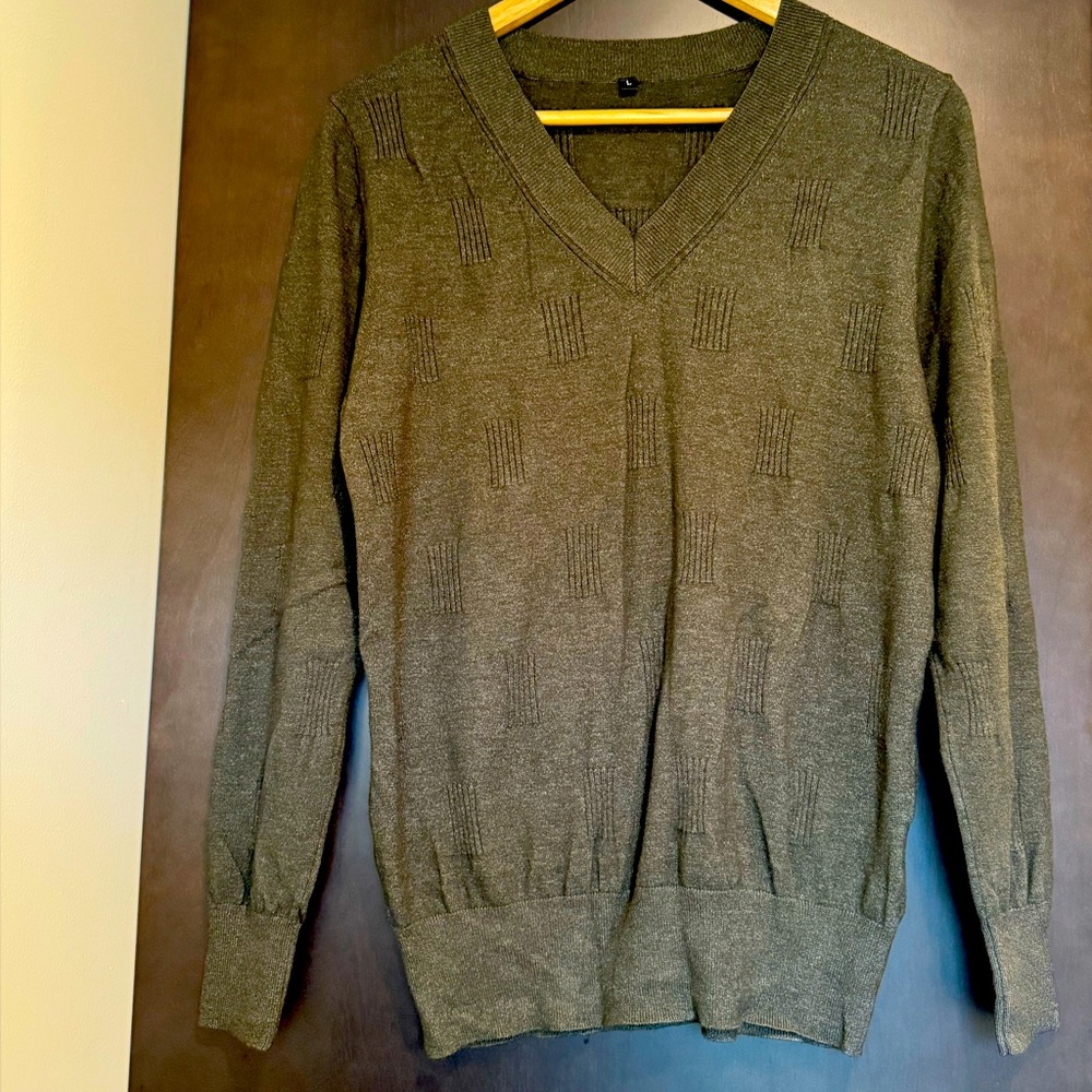 ARACH & CLOZ Women’s Green Sweater